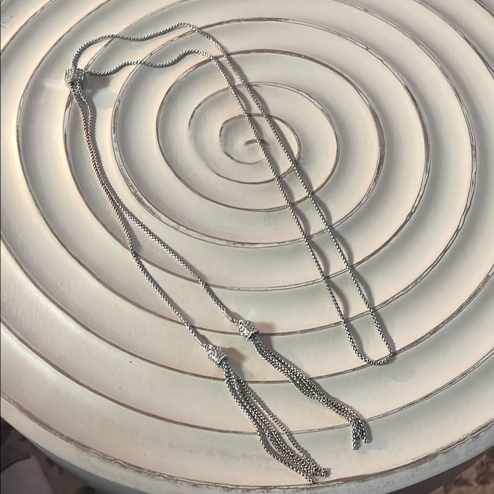 Elegant Silver Necklace with Linear Pendant